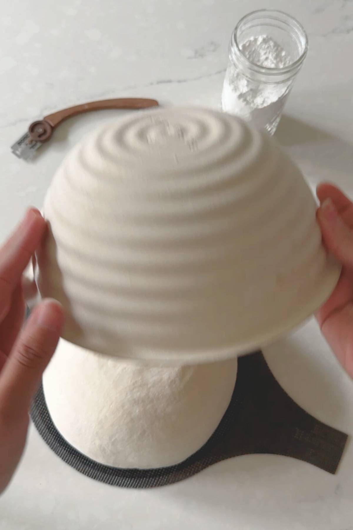 removing the banneton