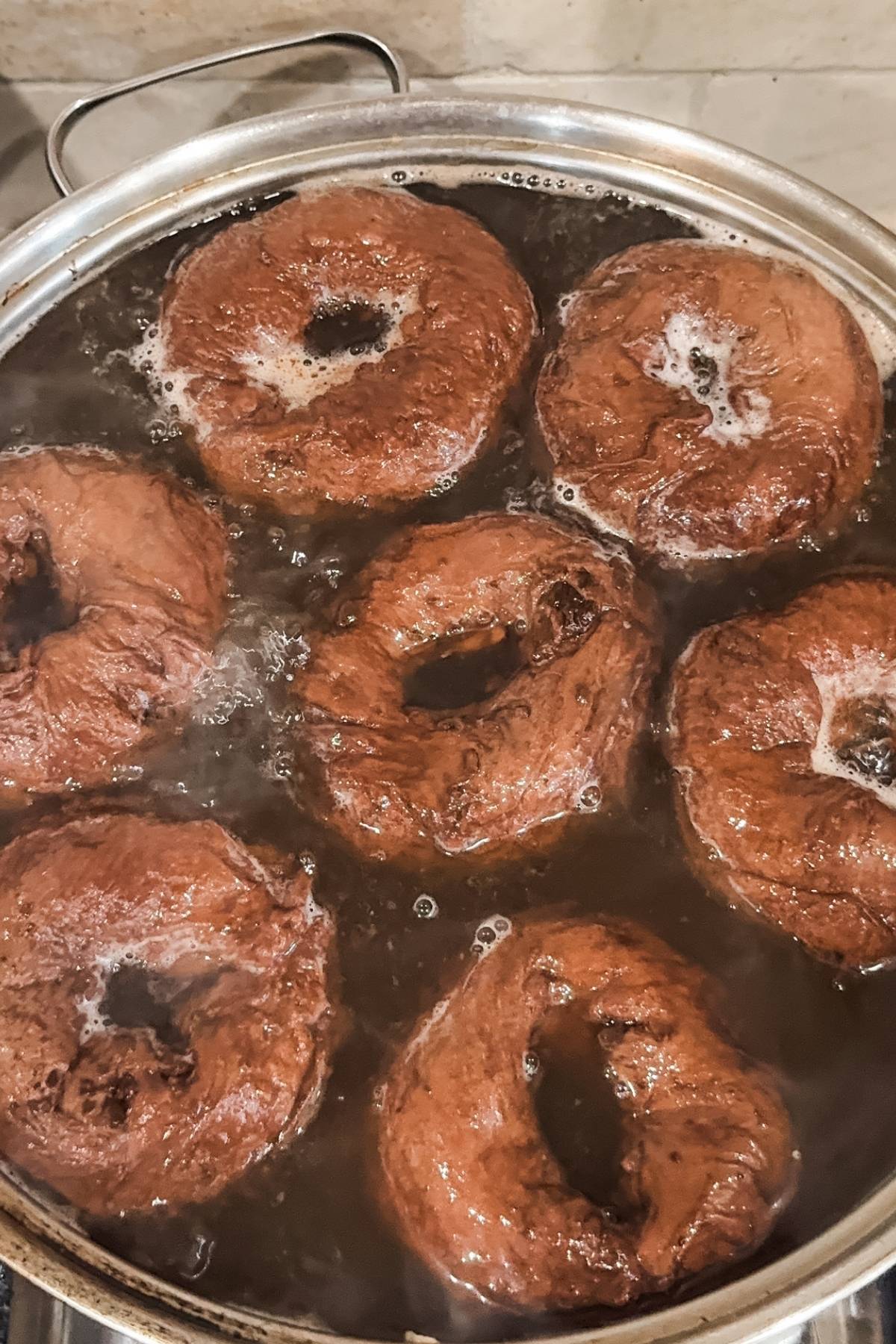boiling chocolate bagels