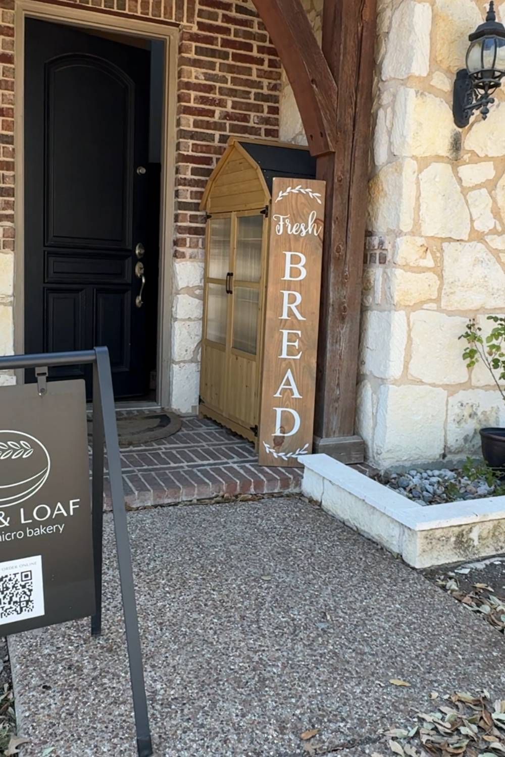 leaf and loaf pickup location