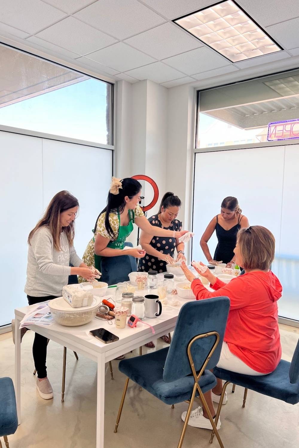 maria baradell hosting a workshop